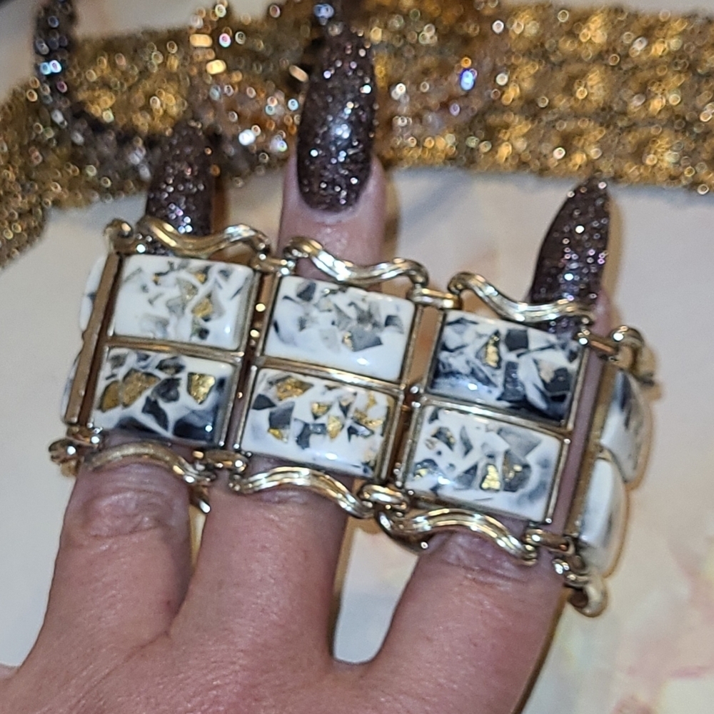 Rare Vintage Enamel Gold Flaked Coro Ornate Gold  Bracelet & Earrings Set - Picture 3 of 16